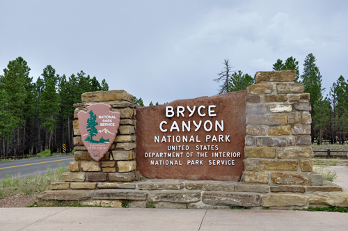 sign: Welcome to Bryce Canyon National Park